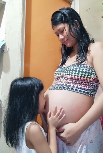 8months
#pregnancy 2nd baby!! we're xcited specially itong baby big girl ko,she is 5 years old😊