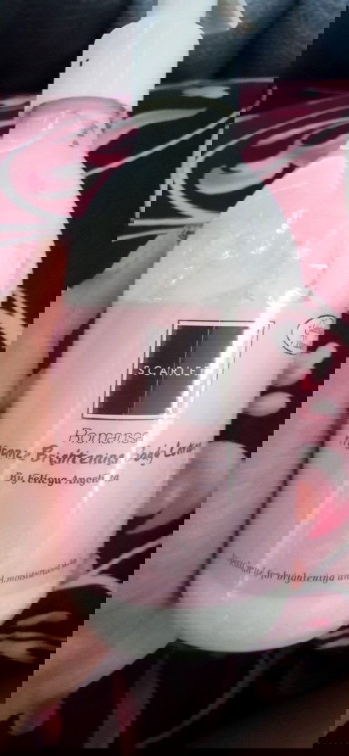 Bunda di sini saya mau nanya apakah saat hamil 4 bulan boleh pakai handbody Scarlett?