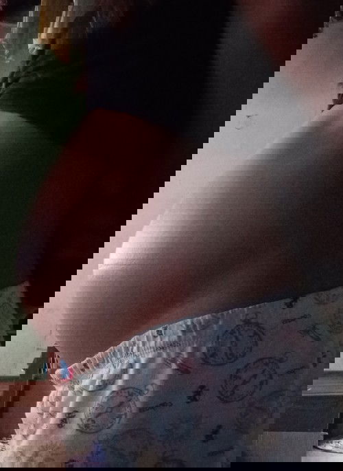 25 weeks na po akong pregnant . Okay lang po ba yung laki ng tyan ko ? At hindi po ba mababa?