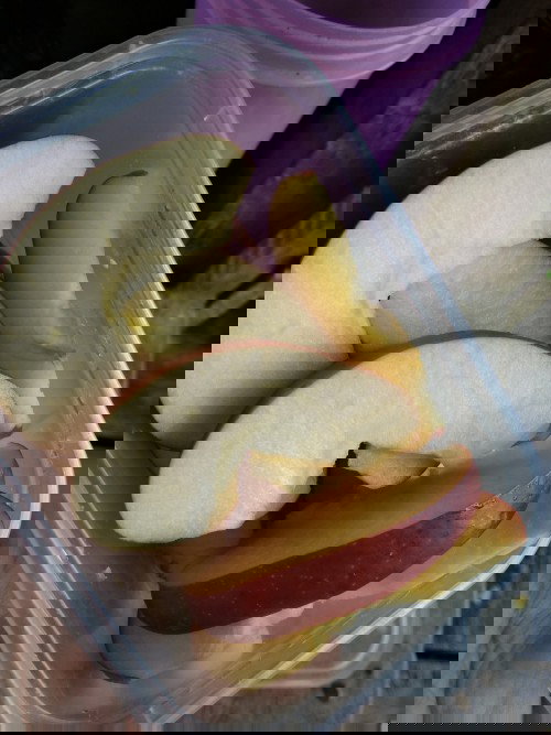 Hari ini mual ny sudah kurang....cuman masih pengen mkan buah....