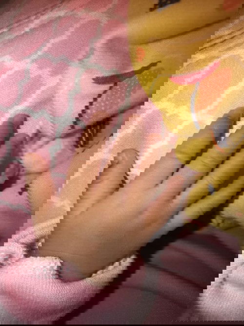 Bun knp ya punggung tangan dan ujung kuku bayi saya biru?