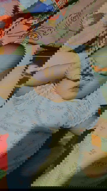 Bun anakku sekarang umur 4 buln 24 hari,beratnya 7kg lebih,apa sudah boleh makan ya?