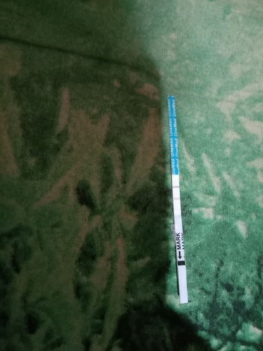 Hasil tespack positif, tp 13 hari kemudian keluar flek coklat, sekarang sudah 3 hari belum berenti
