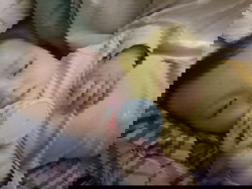 Còn gì  cực hơn khi  con sốt mẹ cũng sốt