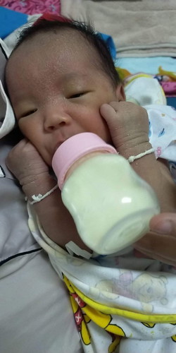 ลูกมีผื่นขึ้นที่หน้า