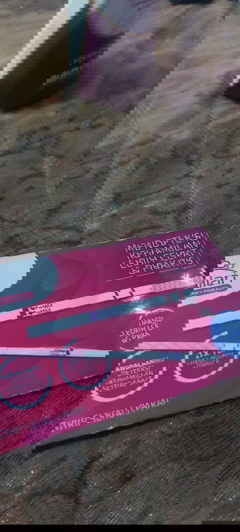 Mau tanyak dong ini negatif atau positif sih ...krna ini blum wktunya aku haid ksh ulusan don bunda