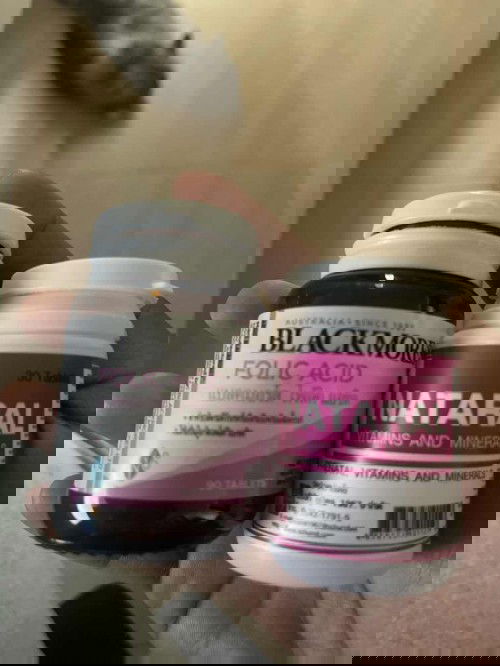 สามารถทาน2ตัวนี้พร้อมกันได้มั้ยคะ