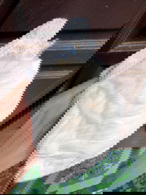 Ada warna orange di diapers baby