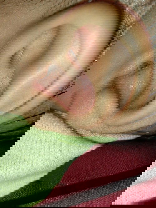 Telinga keluar cairan