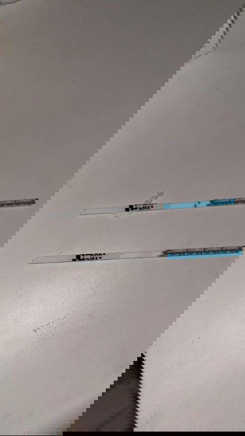 selamat pagi bun , mohon bantu jawab ya🥺
d gambar ada garis 2 (tespeck yg d bawah) pake onemed kemaren pagi