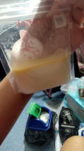 นมแม่แบบนี้ให้ลูกทานได้ไหม