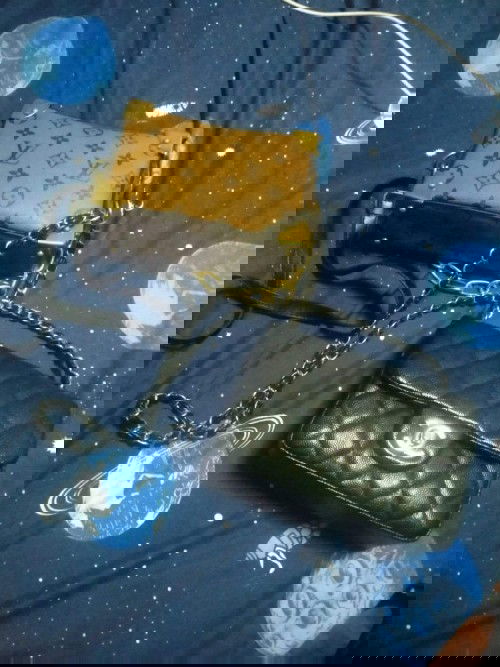 นอกเรื่องนะคะ