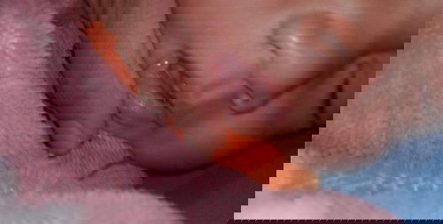 ปากลูกมีคาบสีขาวๆเช็คไม่ออก