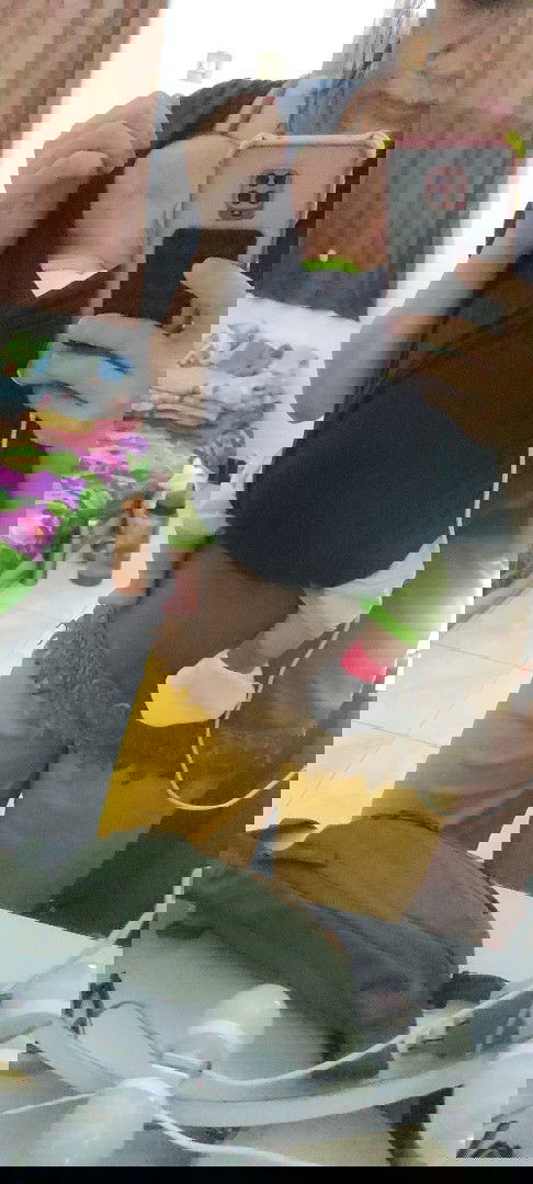 Belajar gendong mshape pake instan wrap