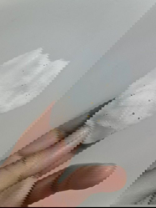 หัวนมมีเม็ดสีขาวๆเหลืองๆค่ะ (26w)