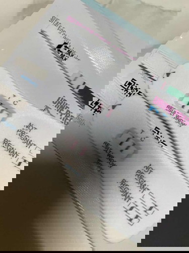 Hi! Confirm mengandung ke kalau macam ni? Period sy baru lambat 2 hari, saya check upt terus nampak double line yg clear