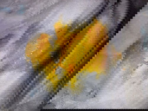 Hi mommies, first time baby saya berak taik nmpak macam ada spot darah? Kenapa ehh? Baby bf je