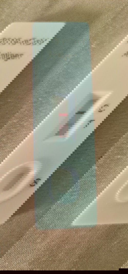 แม่ติดโควิด ลูกกินนมอยู่ทานยาอะไรได้บ้างคะ เคยไปถามฟ้าทะลายโจรที่ร้านขายยาเขาไม่แนะนำให้ทานค่ะถ