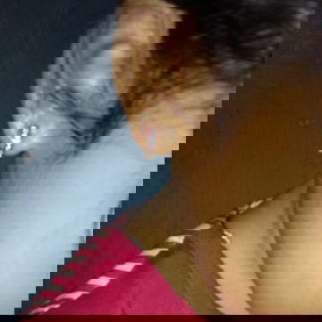 Bilongan kuping bernanah dan merah