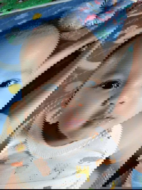 ขอสอบถามหน่อยค่ะแม่ๆไห้น้องกินนมอะไรกันบ้างคะ พอดีน้อง3เดือนจะหานมเสริมให้น้องกินสลับกับนมแม่ค่ะ