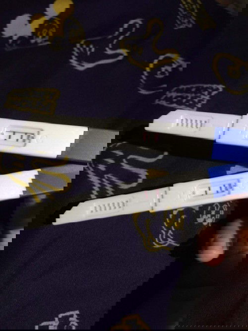 สอบถามแม่ๆค่ะ พึ่งตรวจเจอว่ามีน้อง เพราะเดือนเมษาประจำเดือนก็มา ชัดขนาดนี้ เกี่ยวมั้ยคะว่าหลายเดือน