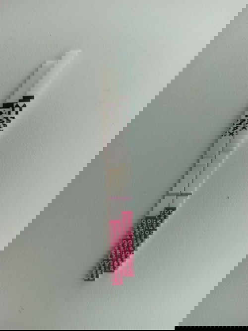 Garis 2 satunya merah satunya putih