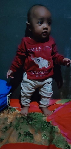 hallo bunda2, mau tanya ni . anak saya usia 8 bulan 3 hari tapi masih blum bisa merangkak, kira2 ken