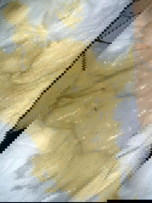 Poops ni baby parang me dot of blood