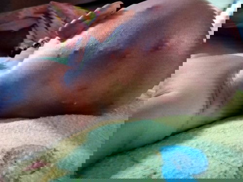 Maaf mau tanya ada yang pernah ngalamin kaya gini gak bun anaknya? Kira" kenapa yaa.. terimakasih...