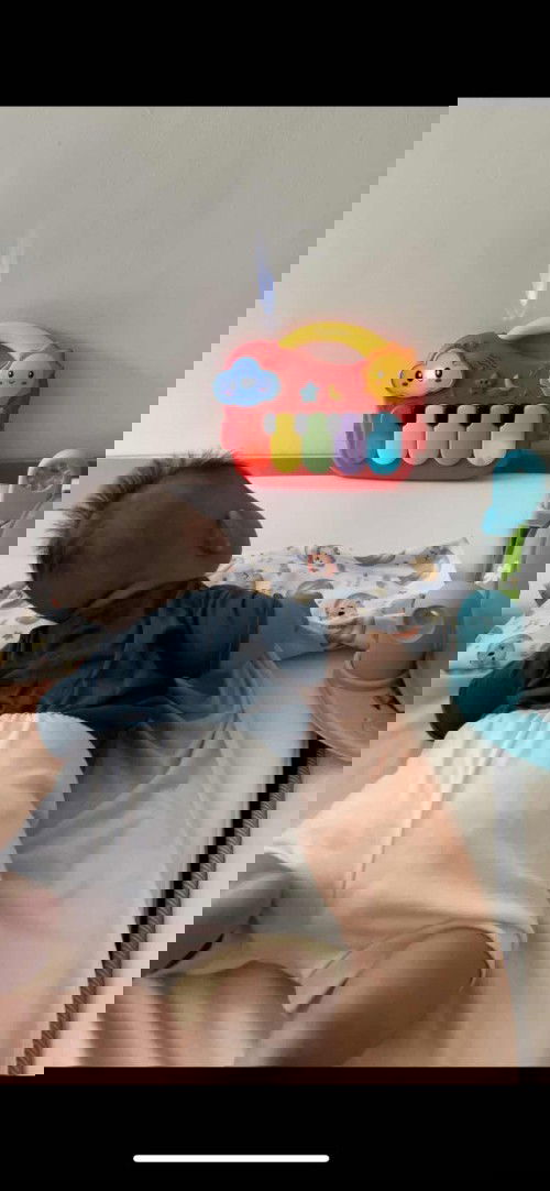 Angkat kepala tp kepalanya miring