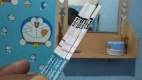 Bunda mau tnya nihh aku baru pertama hamil normal kah bila tidak ada flek coklat atau drah dkit