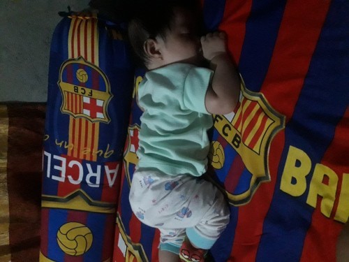 Bun ada yg sm dengan ank ku ga ya, klo tidur selalu tengkurep setiap kali dibenerin malah ngamuk.