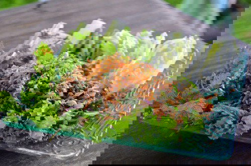 Stir fry shredded pork with qi zi