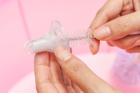 cleaning a pacifier - is pacifier good for newborn 