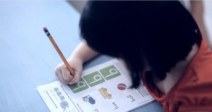 How to teach your kid to write his name