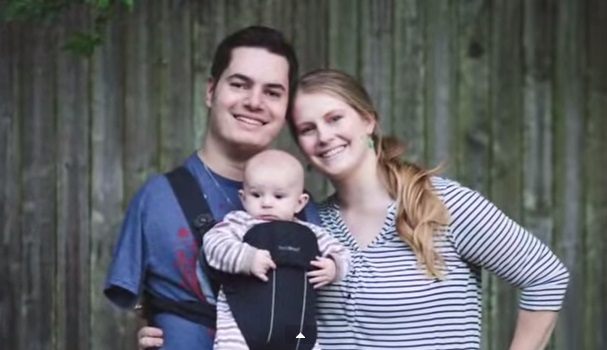 Dad with no arms plays with baby - What a beautiful video!