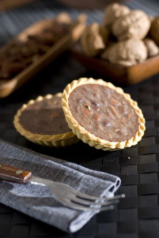 Delicious Peanut boat tart recipe that'll make you go nuts