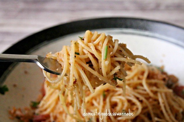 Quick and delicious breadcrumb aglio olio recipe for busy moms
