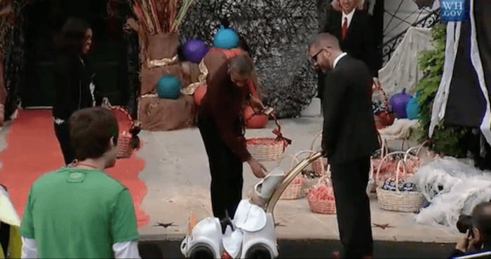 Baby Pope visits Obama's Halloween Party, gets top prize