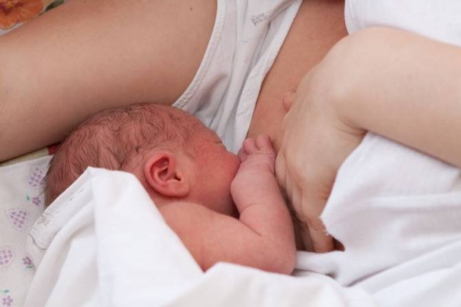 Breastmilk fights inflammation, infection wounds, and pain in newborns