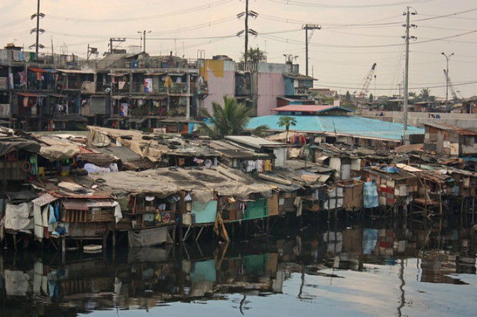 Sex den under Tondo bridge raided; Teen girls rescued