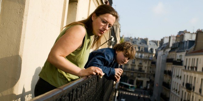 Toddler Falls Face-first from a Second Floor Window, Survives!