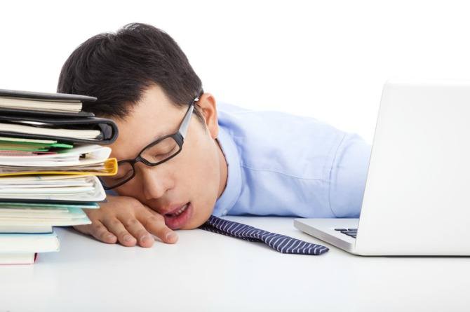 8 Helpful tips on how to cope with sleep deprivation for new parents