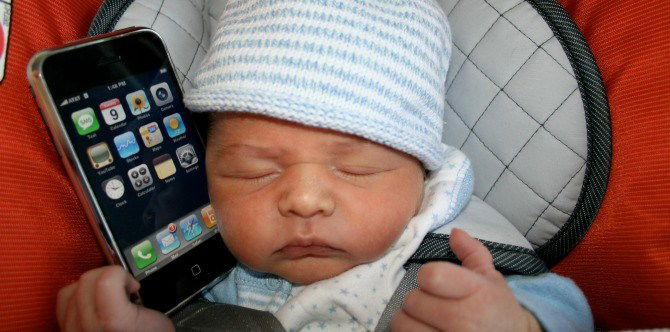 Chinese couple sold their baby daughter online to buy an iPhone