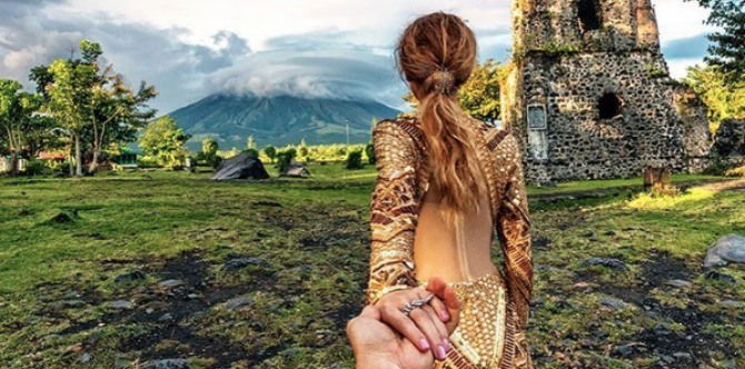 #FollowMeTo couple chooses Philippines for first TV episode