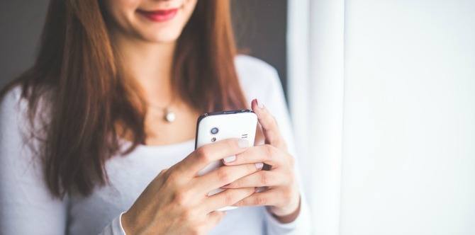 10 Love texts to send your husband to keep the spark alive