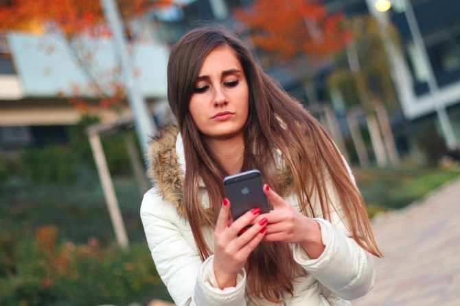 7 Messages Wives Should Never Send To Anyone