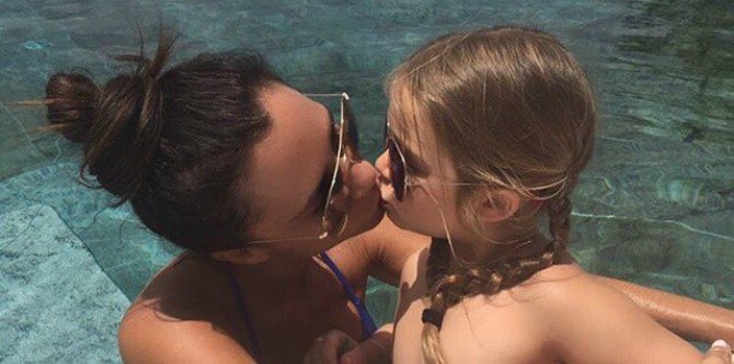 Experts weigh in on the issue of parents kissing children on the mouth