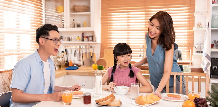 6 Ways to teach your kids healthy eating habits and prevent eating disorders