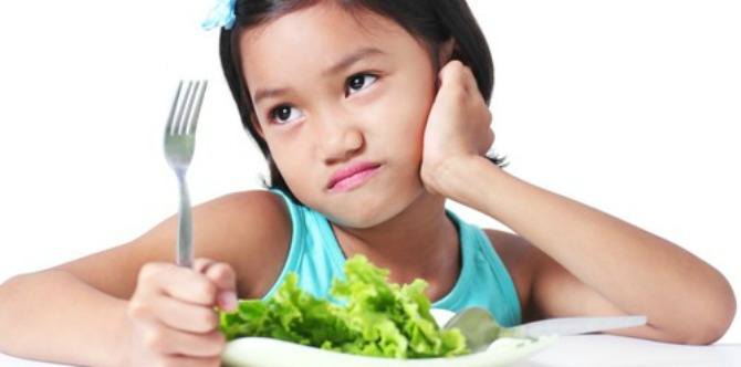 Common parenting mistakes with feeding and mealtimes
